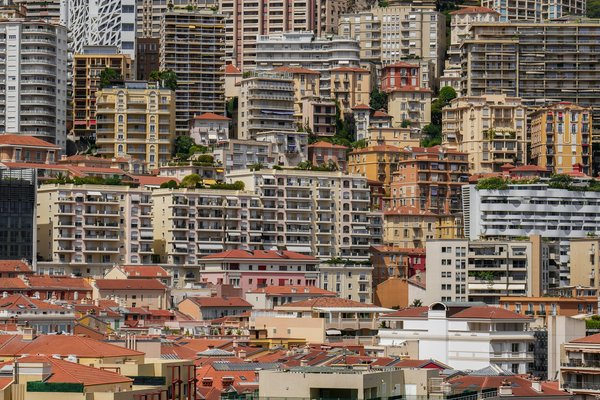 What Are the Key Factors to Consider When Investing in UK Holiday Rental Properties?